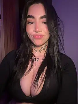 Nickiiiii online show from March 21, 8:30 am