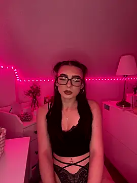 Snapshot of AdelinaAlia chatting on September 18, 9:02 pm AdelinaAlia online show from September 18, 9:02 pm