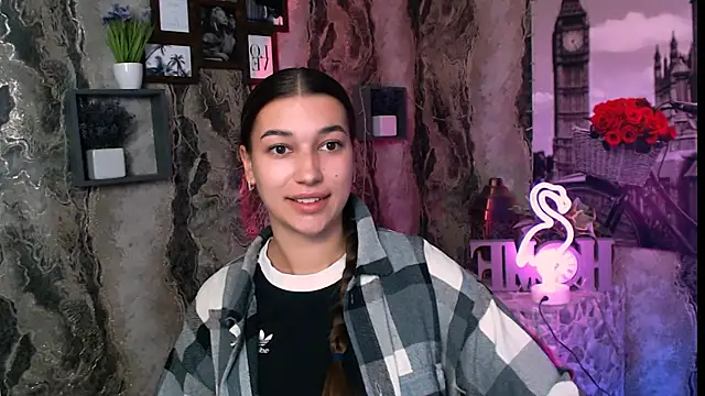 Snapshot of KarolinaRosse_ chatting on October 21, 5:55 am KarolinaRosse online show from October 21, 5:55 am