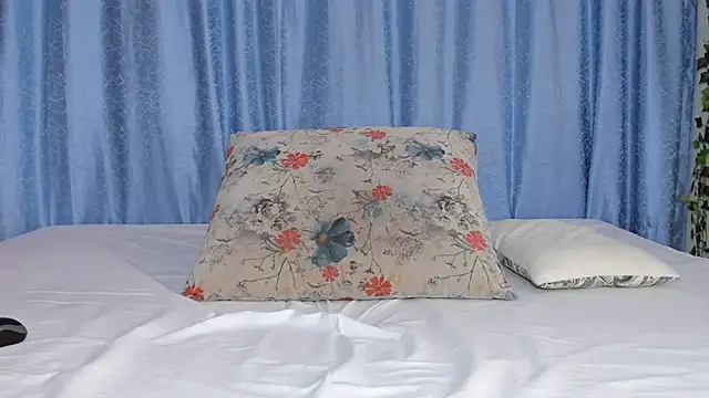 andradaph15 online show from March 5, 1:51 pm