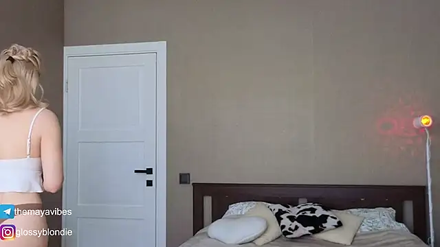 Maya Rave online show from April 10, 6:30 am