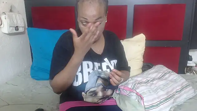 MaximTease24 online show from March 25, 5:11 am