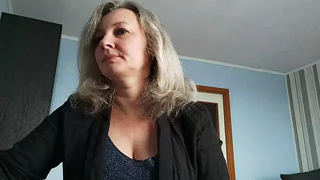 EdithManning online show from March 8, 6:39 am