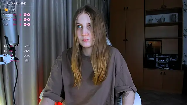 princessaalicc online show from January 5, 5:27 pm