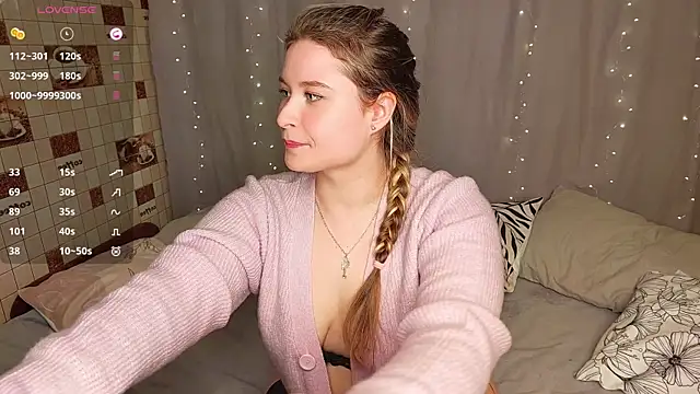 Snapshot of sophie__lee chatting on October 13, 3:47 pm sophie  lee online show from October 13, 3:47 pm