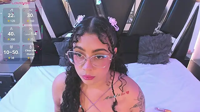 antonelllepiercee online show from March 7, 11:06 am