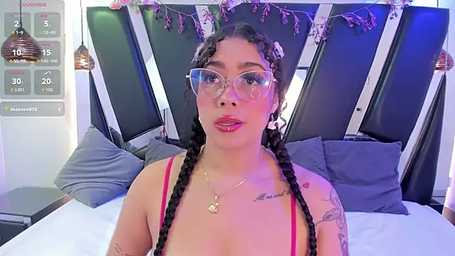 antonelllepiercee online show from April 19, 11:32 am