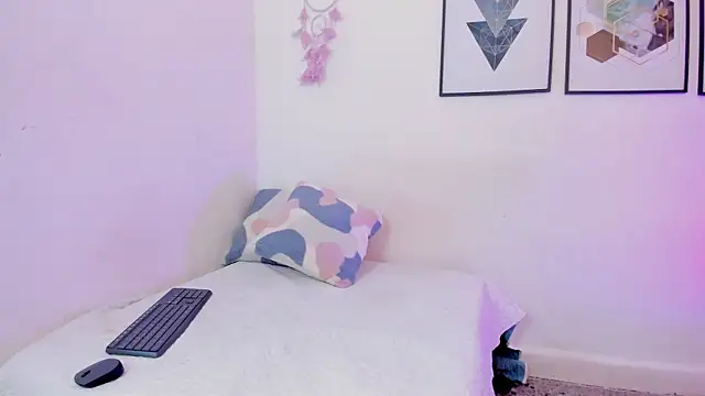 Abriil7 online show from November 5, 3:34 am