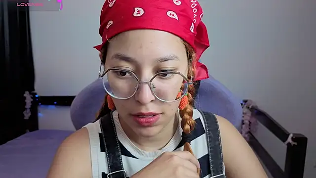  Moon Johnson online show from May 18, 1:26 am