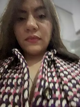 Iam  Cristal online show from October 29, 9:50 pm