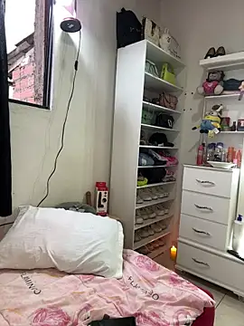 paisitahot1975 online show from March 4, 10:38 pm