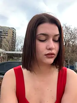 KikiWatson online show from November 24, 7:32 am