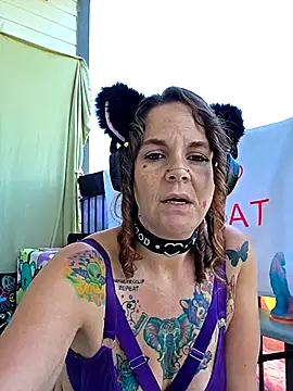 Snapshot of thatonespicychick chatting on September 27, 5:53 pm thatonespicychick online show from September 27, 5:53 pm