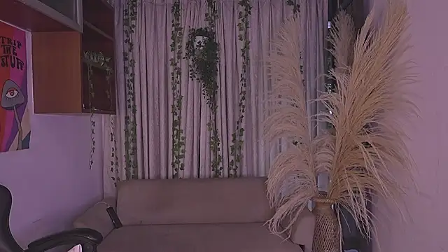 HannaRhodes online show from March 27, 10:54 pm