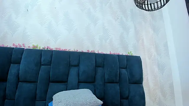 Melody Megann online show from April 16, 7:24 pm