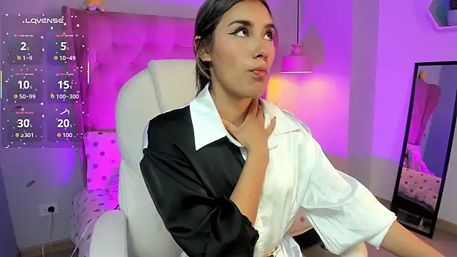  Sophie  miller online show from November 18, 7:04 pm