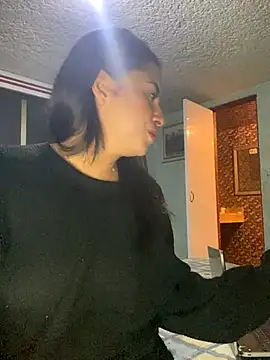 Snapshot of Effyvice13 chatting on October 15, 6:27 am Effyvice13 online show from October 15, 6:27 am