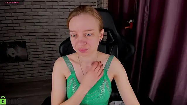 Michelle Blond online show from January 10, 8:08 am