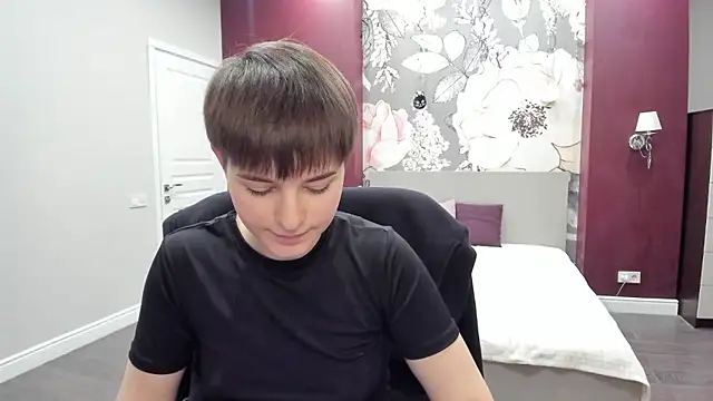 EmiliaYours online show from January 16, 3:30 pm