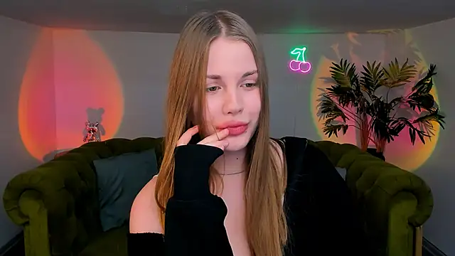 Snapshot of holy_kitty chatting on September 25, 6:34 am holy kitty online show from September 25, 6:34 am