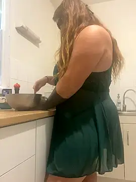 Snapshot of XtentationMG chatting on October 13, 8:28 am XtentationMG online show from October 13, 8:28 am