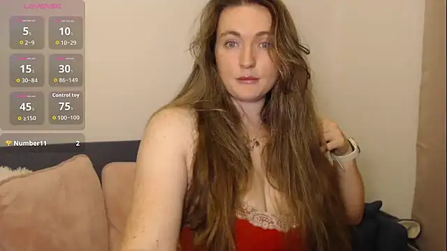 BustyBonnieUK online show from November 7, 10:25 pm