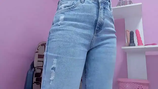 LolaBoobs online show from December 3, 5:54 am