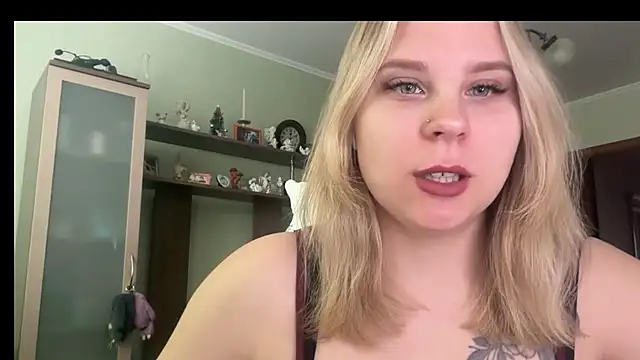 Thalia  Star online show from March 27, 9:10 am