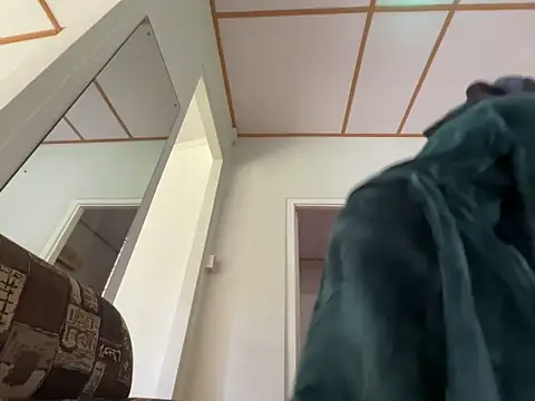 choclatepeaach online show from February 14, 5:15 pm