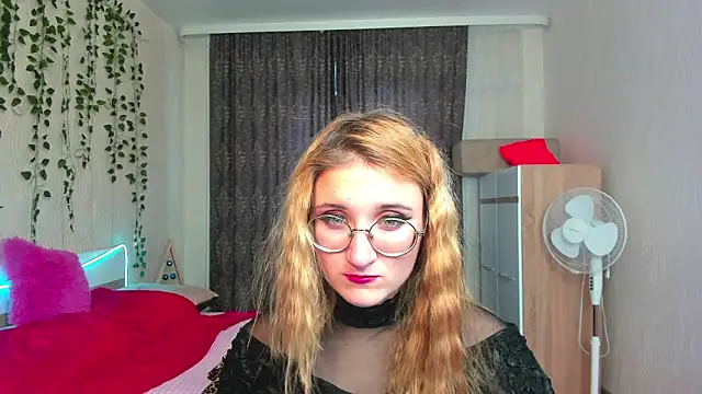 Snapshot of Miss_Elsa_ chatting on December 2, 8:59 am Miss Elsa online show from December 2, 8:59 am