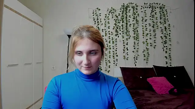 Snapshot of Miss_Elsa_ chatting on October 15, 1:36 pm Miss Elsa online show from October 15, 1:36 pm