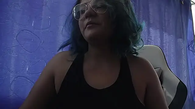 Snapshot of gigiqueen_18 chatting on October 10, 7:41 pm gigiqueen 18 online show from October 10, 7:41 pm