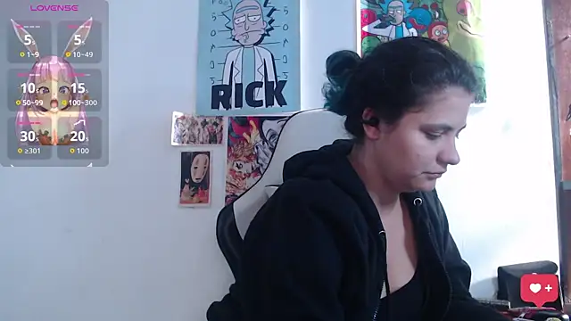 gigiqueen 18 online show from April 28, 1:04 pm