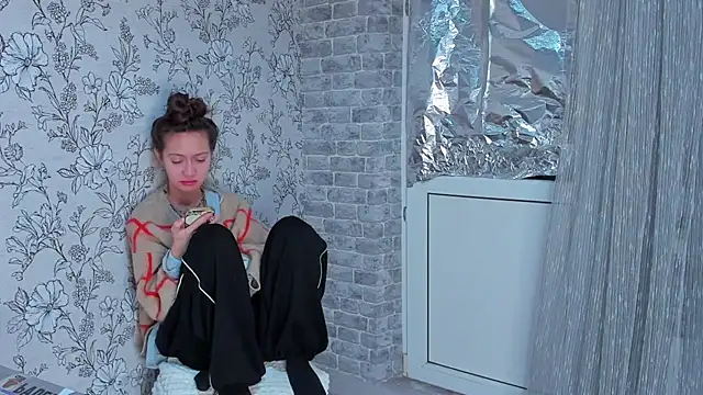 EllaSky xoxo online show from December 3, 2:25 am