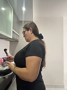 AntonellaAlondra4 online show from March 24, 2:00 pm