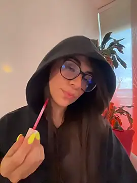 MariaIsabella8 online show from April 16, 9:14 pm