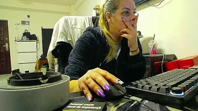 DomMichelle online show from February 20, 9:15 pm