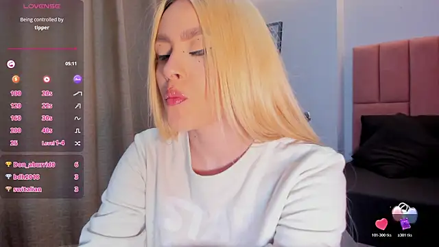 miacarperr1 online show from April 21, 2:04 am