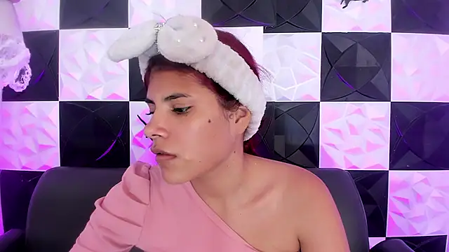 Snapshot of AfroditaMoore chatting on October 30, 4:15 am AfroditaMoore online show from October 30, 4:15 am