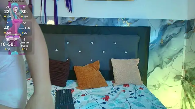 couple lovelyds online show from March 31, 9:37 pm