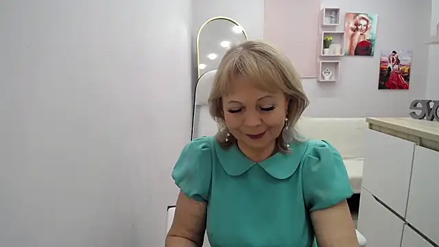 Milla Cutie18 online show from February 19, 5:40 am