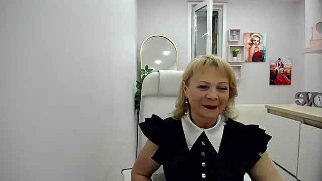 Milla Cutie18 online show from May 27, 5:04 am