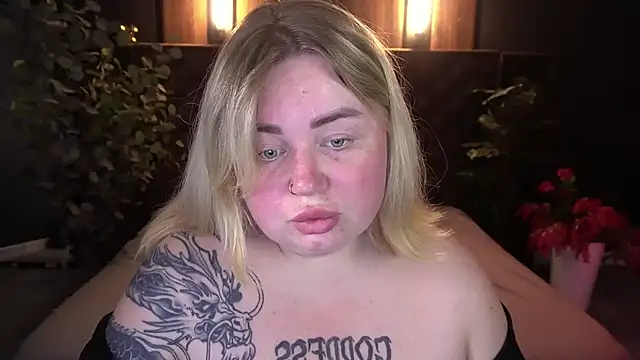 ZaraReignn online show from May 10, 7:16 pm