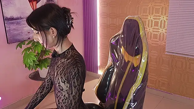 Bella19  online show from November 13, 9:14 pm