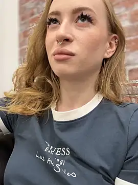  AngelMoon  online show from September 19, 4:11 am