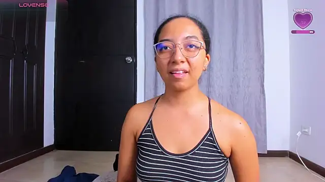 NAHOMI MILLER online show from October 1, 1:10 am