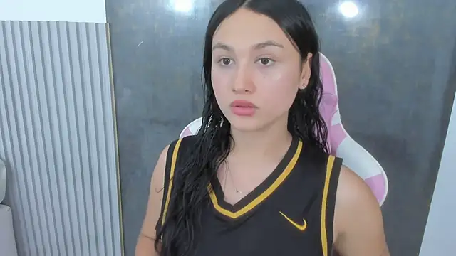 lana boomer online show from April 18, 8:31 pm