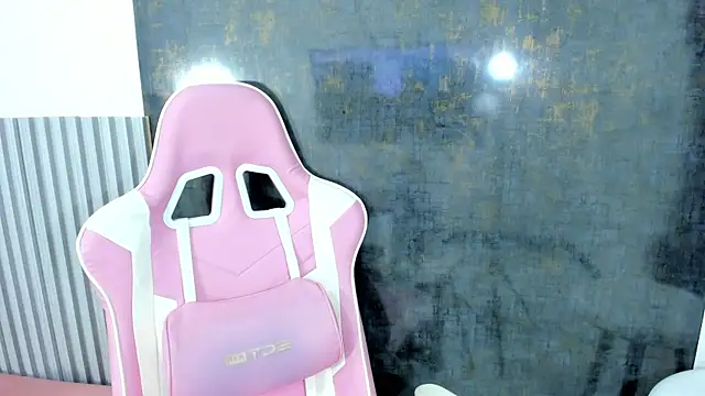 lana boomer online show from September 9, 8:19 pm