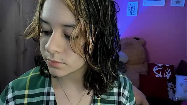 agnes 213 online show from February 18, 2:05 pm