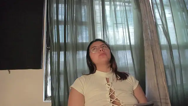 Noellesable online show from November 7, 5:29 pm